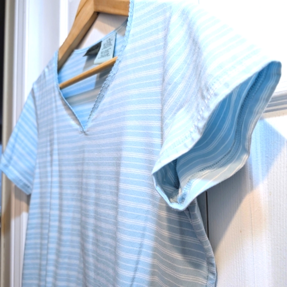 Striped Blue Cotton Blend T-Shirt. Large.
